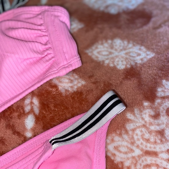 Pink bikini - Picture 4 of 6